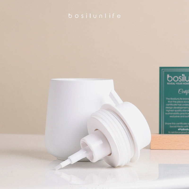 Sustainable ceramic foaming soap dispenser white with rubber paint finish, luxury design, and eco-friendly materials